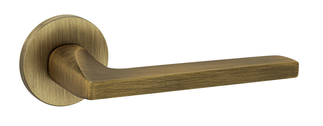 MANIGLIA ADELE CODICE 1239/208 F43 IN ZAMA BRONZO GRAFFIATO OPACO